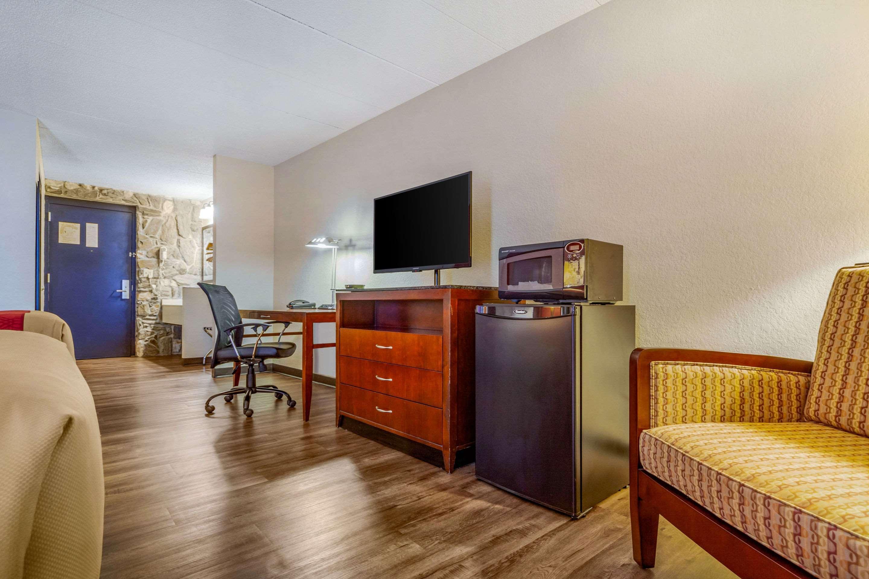 Econo Lodge Inn & Suites Brookings Eksteriør billede