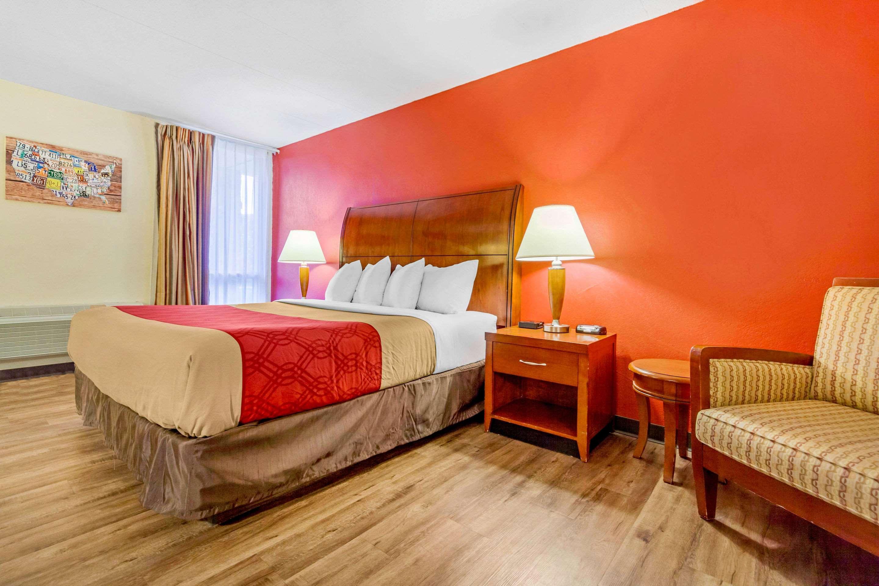 Econo Lodge Inn & Suites Brookings Eksteriør billede