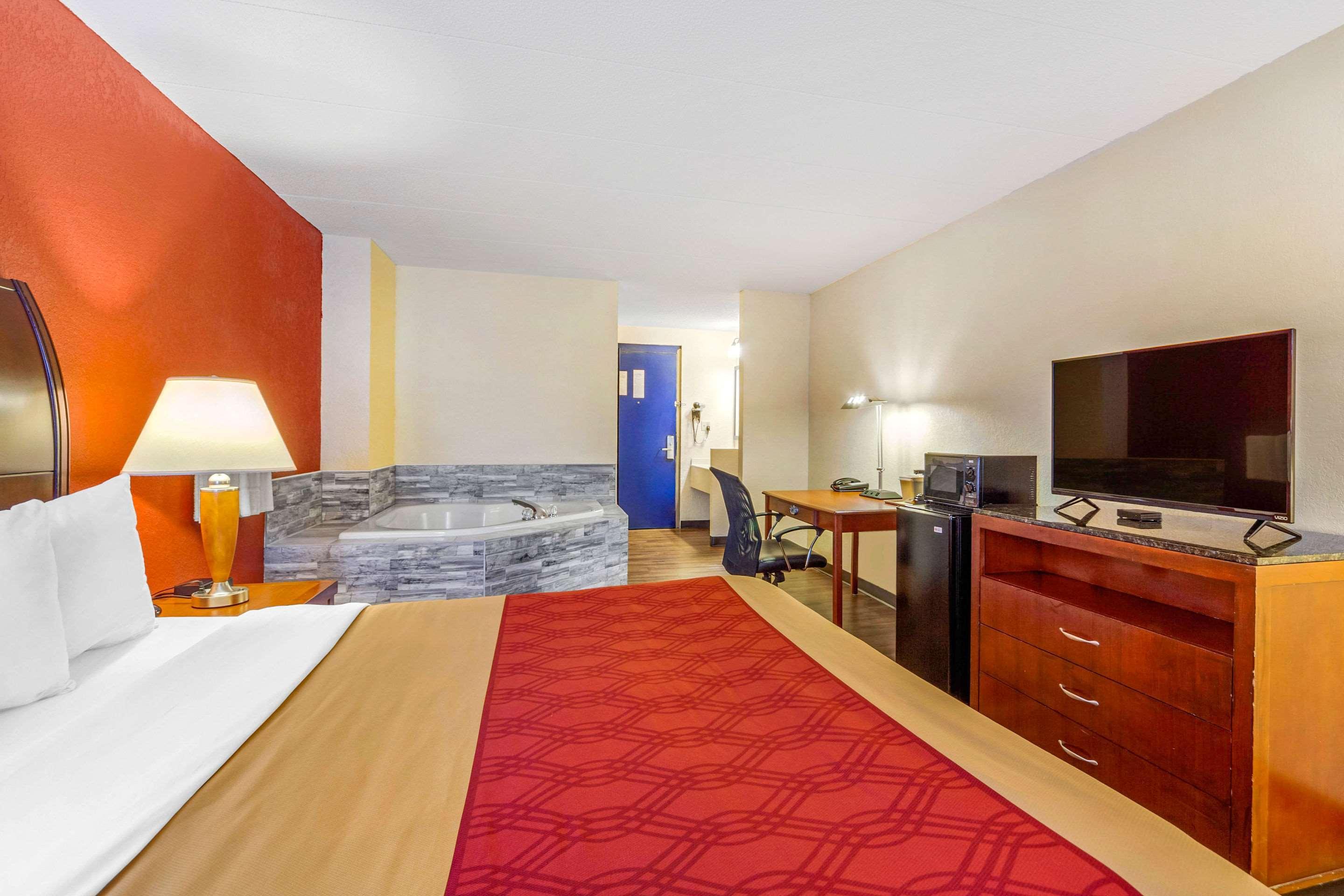 Econo Lodge Inn & Suites Brookings Eksteriør billede
