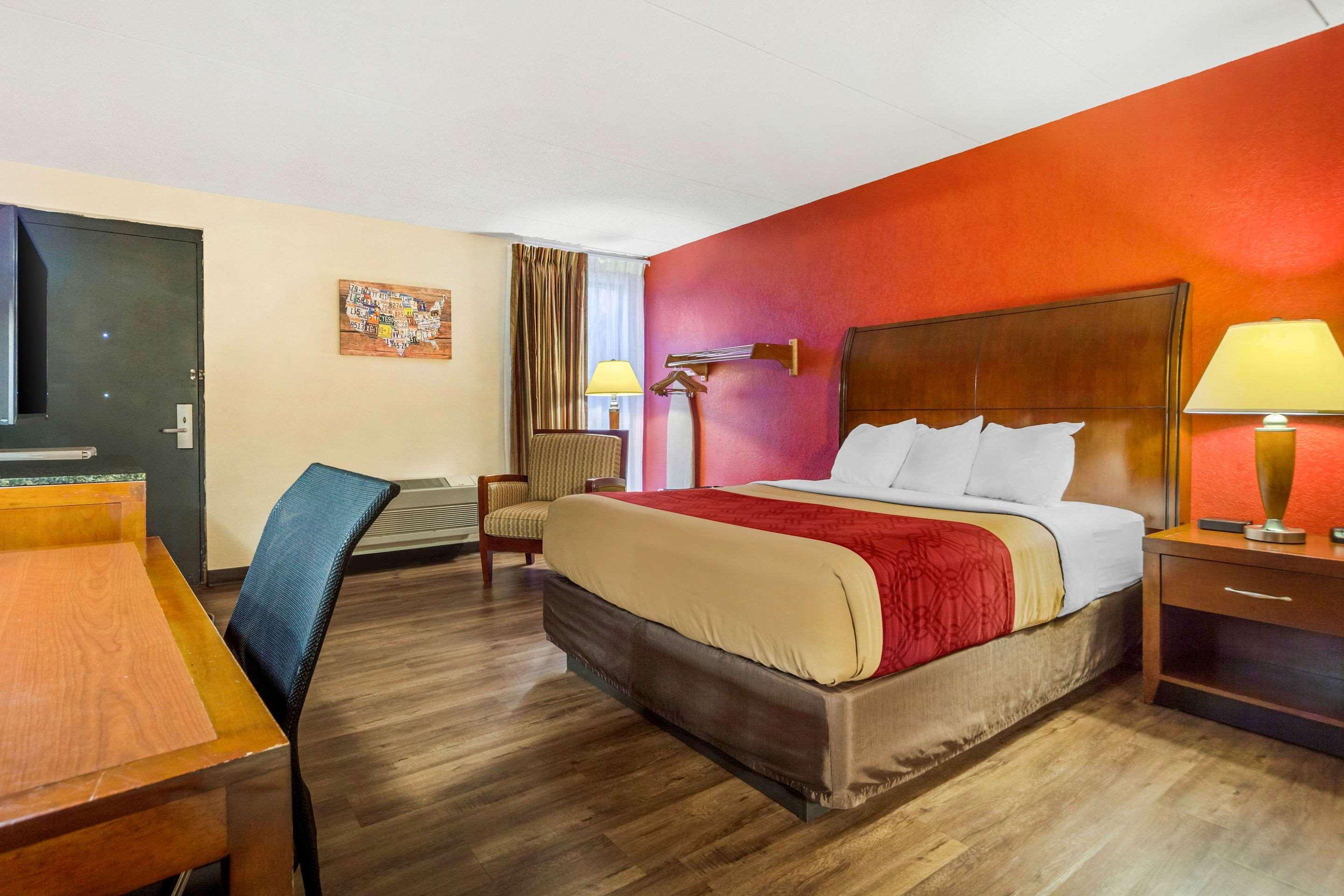 Econo Lodge Inn & Suites Brookings Eksteriør billede