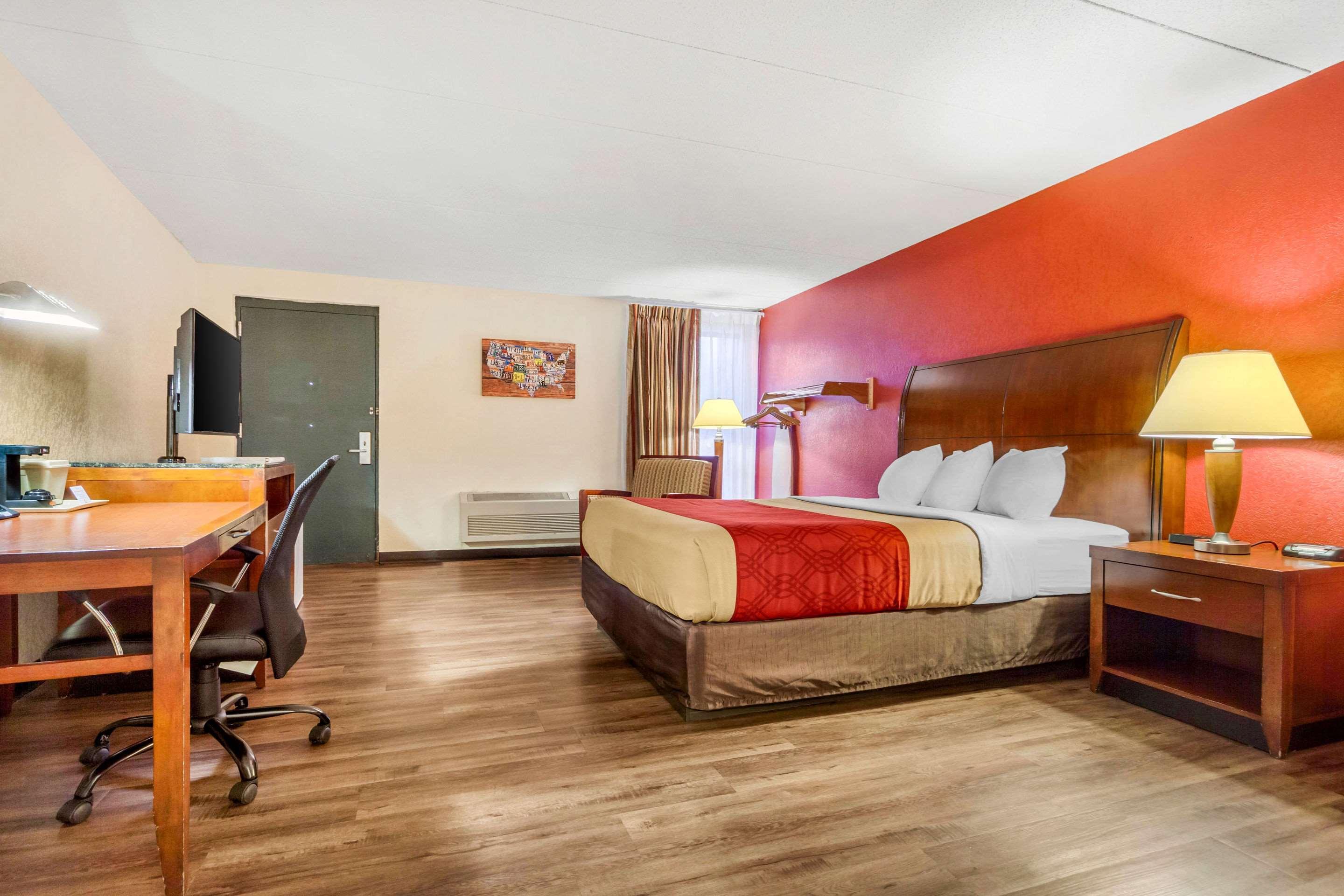 Econo Lodge Inn & Suites Brookings Eksteriør billede