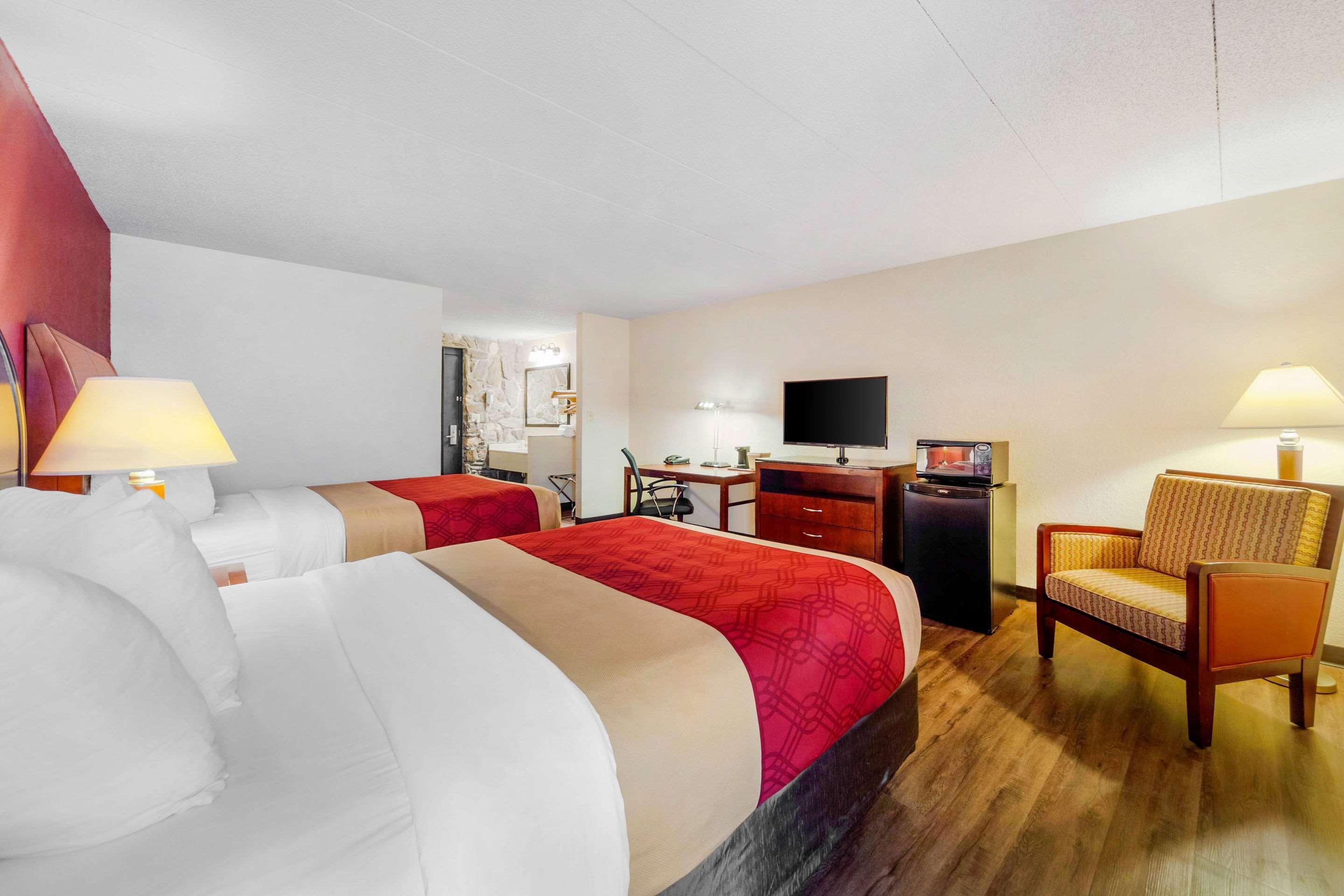 Econo Lodge Inn & Suites Brookings Eksteriør billede