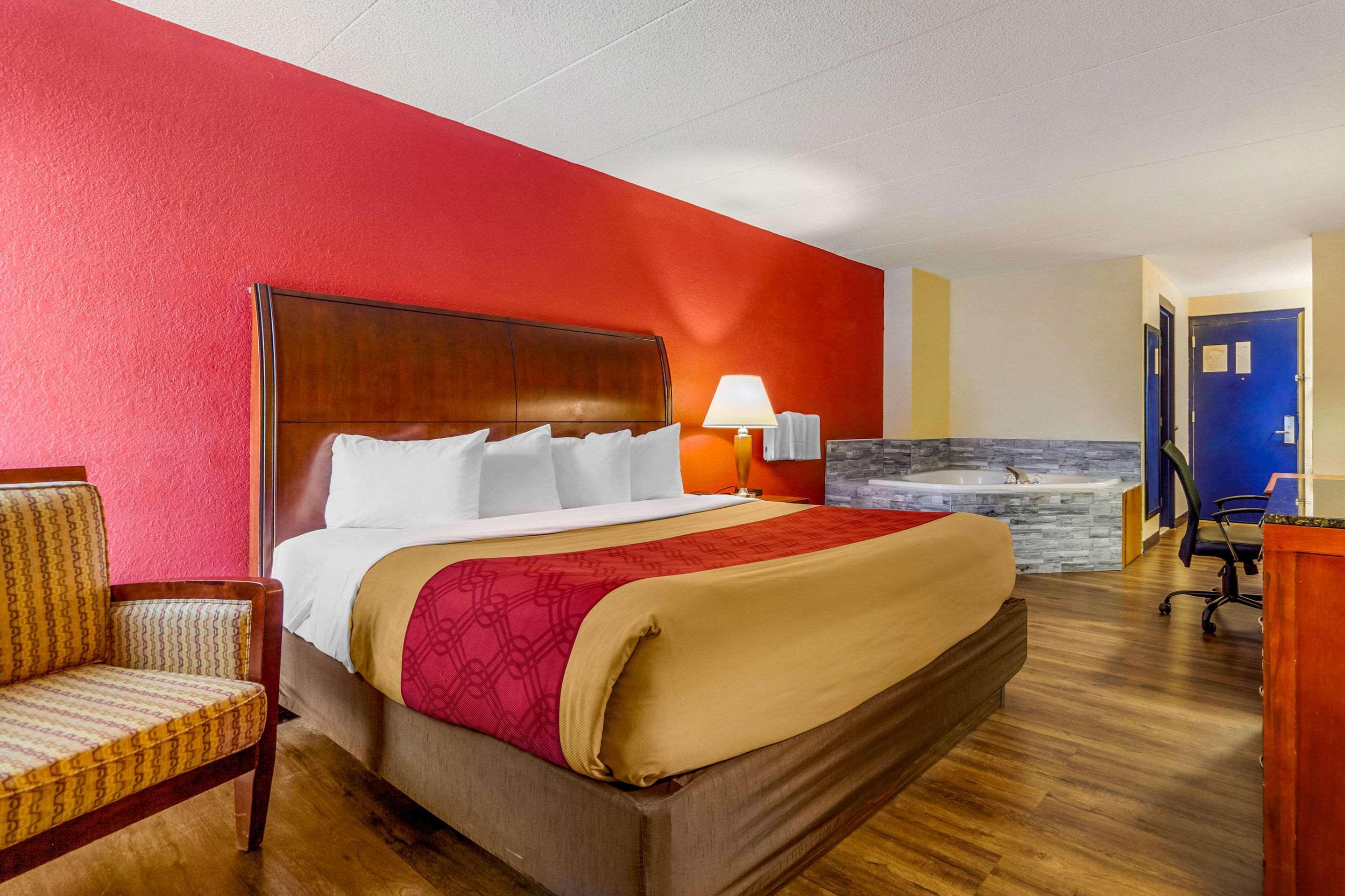 Econo Lodge Inn & Suites Brookings Eksteriør billede